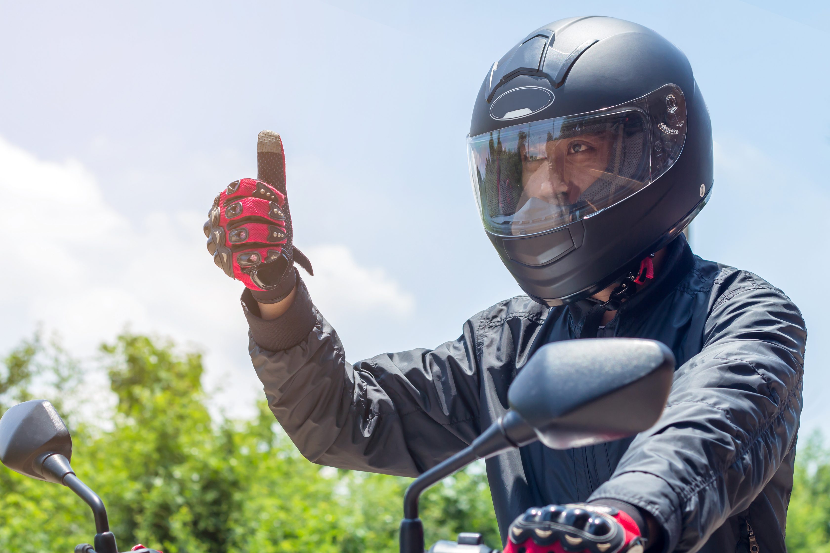 Motociclista no trânsito