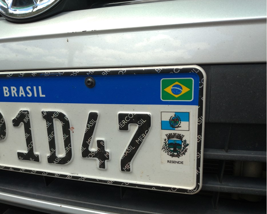 Placa de carro vista de perto