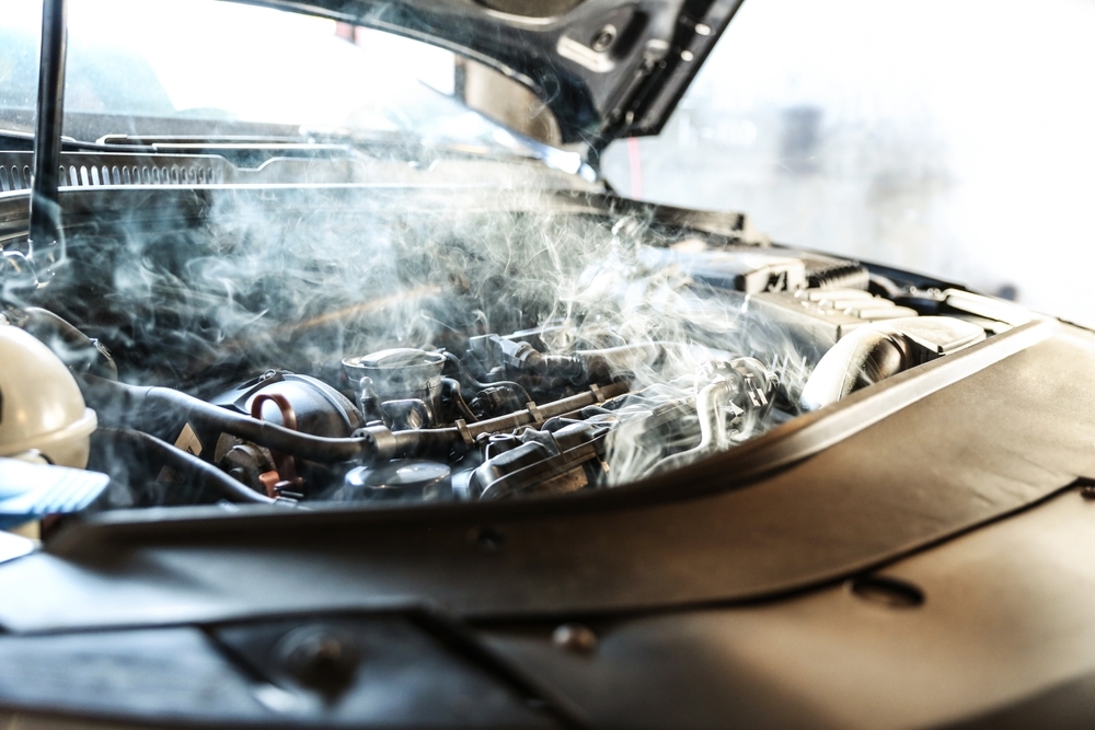 Motor de carro com superaquecimento