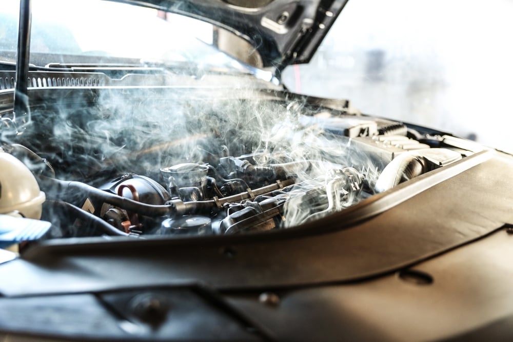 Motor de carro com superaquecimento