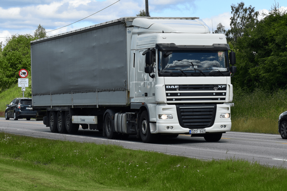 Seguro de caminhão: o que fazer quando seu caminhão quebra na estrada