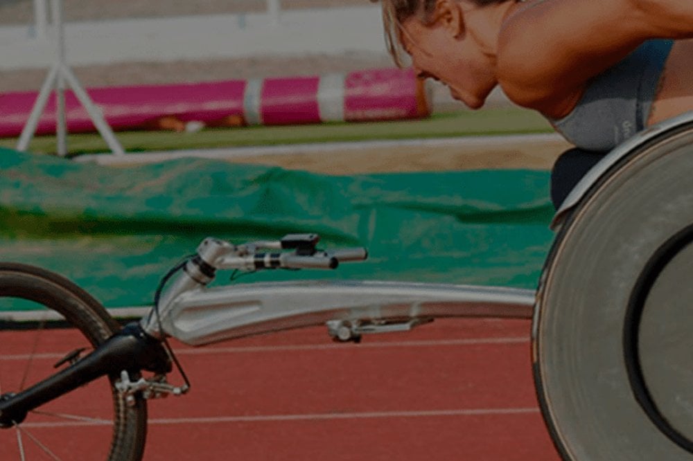 Jessica Messali: superação e força no Paratriathlon  