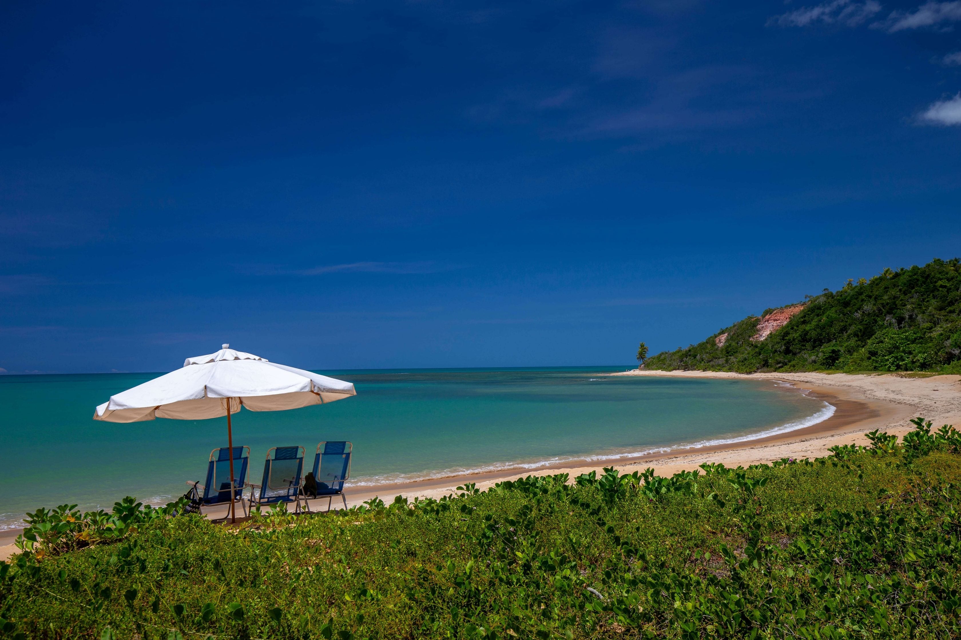 Praia paradisíaca no Brasil