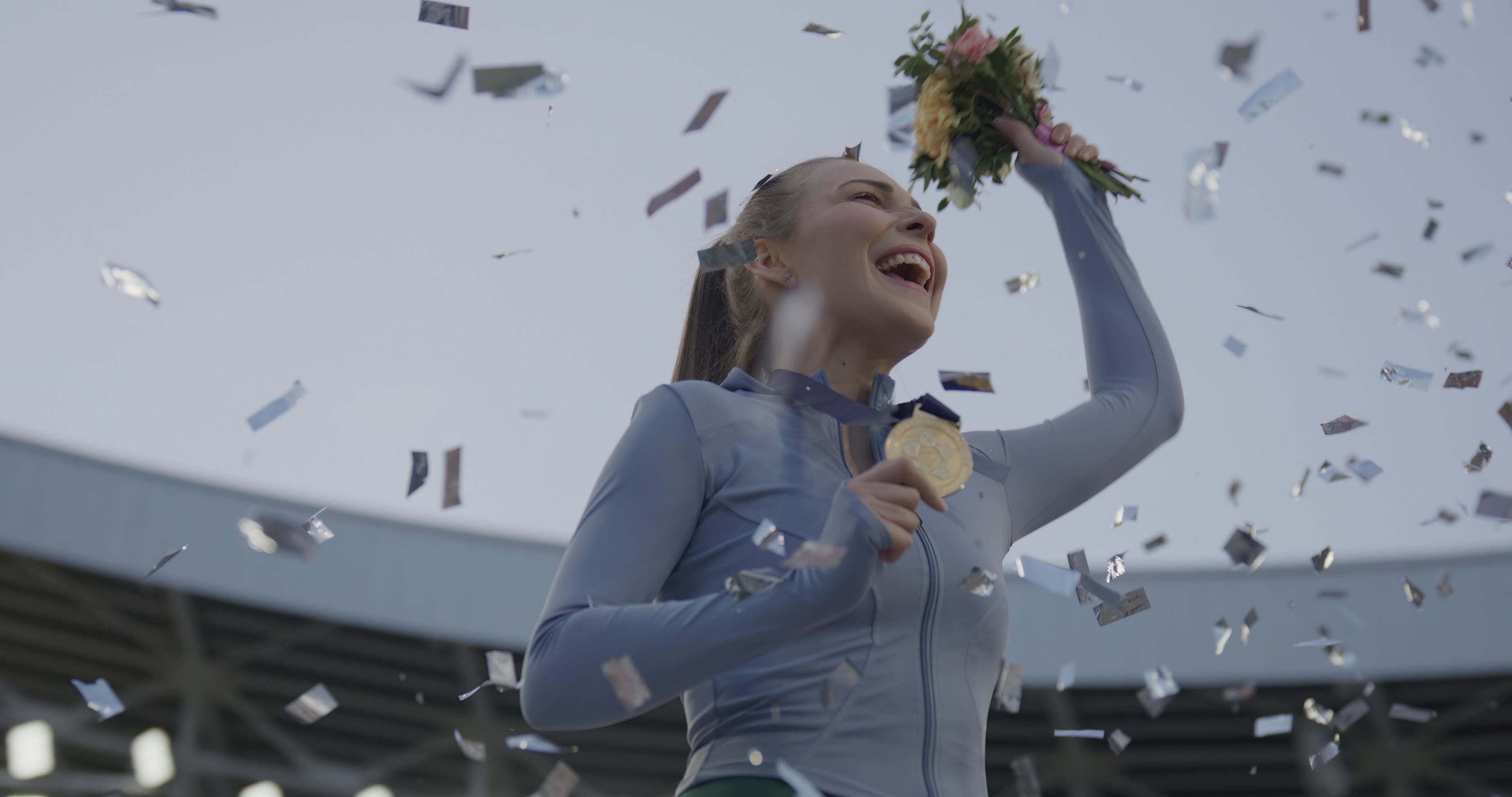 Atleta recebendo uma premição