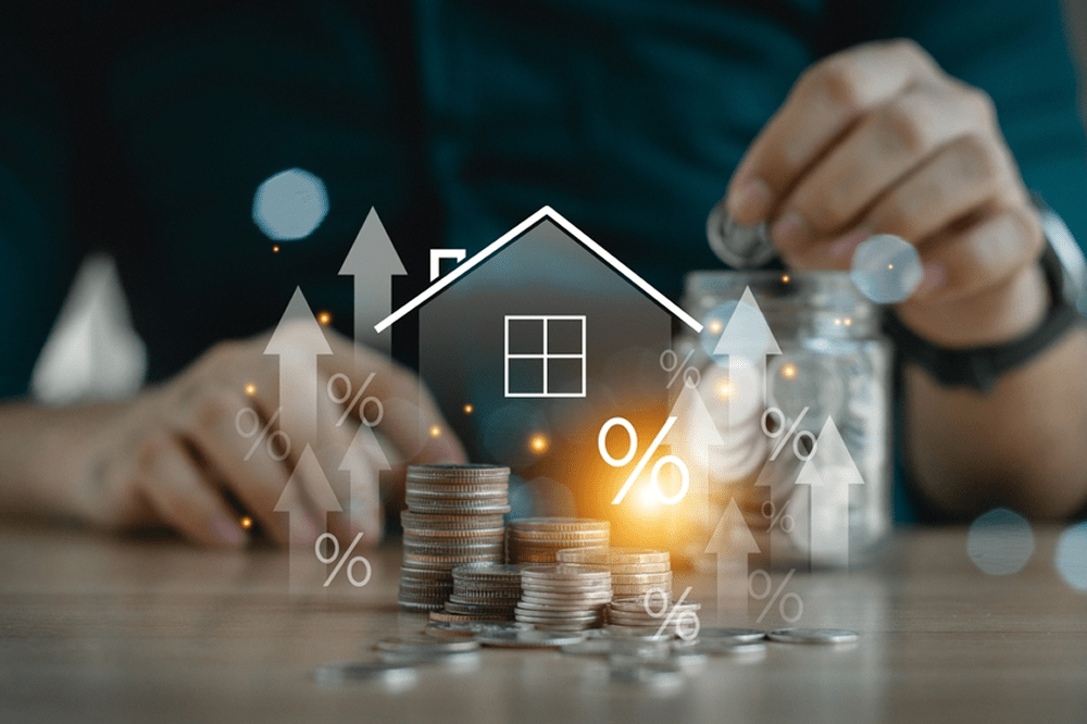 Pessoa colocando moedas em um pote e ícones representando ganhos financeiros