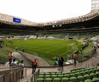 Vista do Camarote Meio do Campo no estádio Allianz Parque.