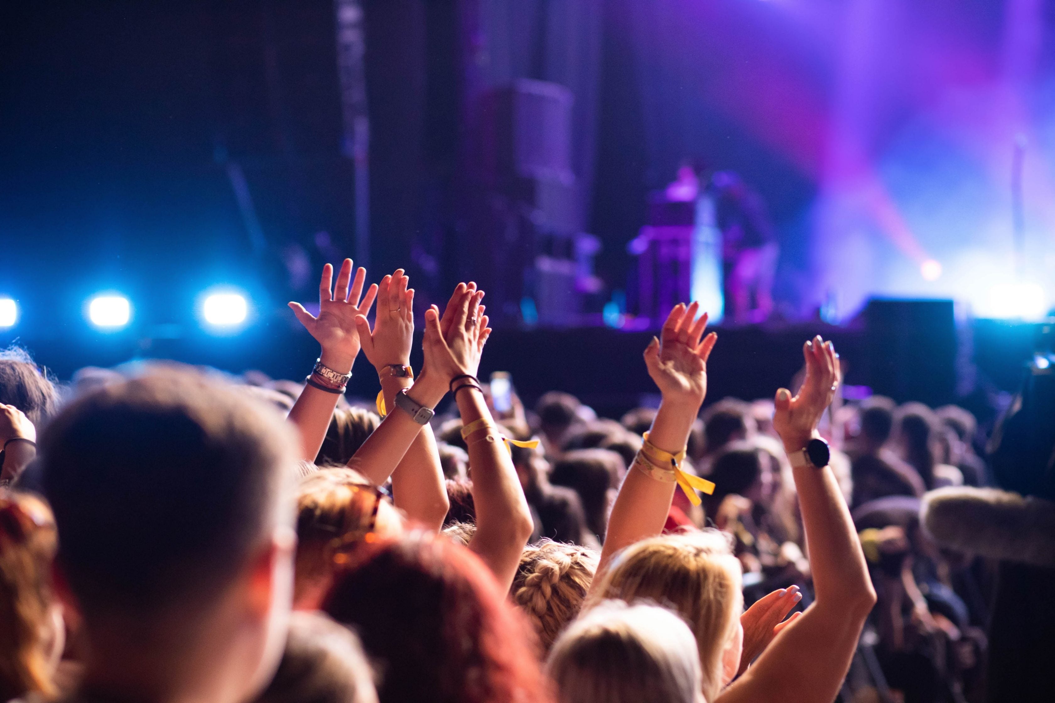 Foto de corretores da Allianz no show do Jota Quest