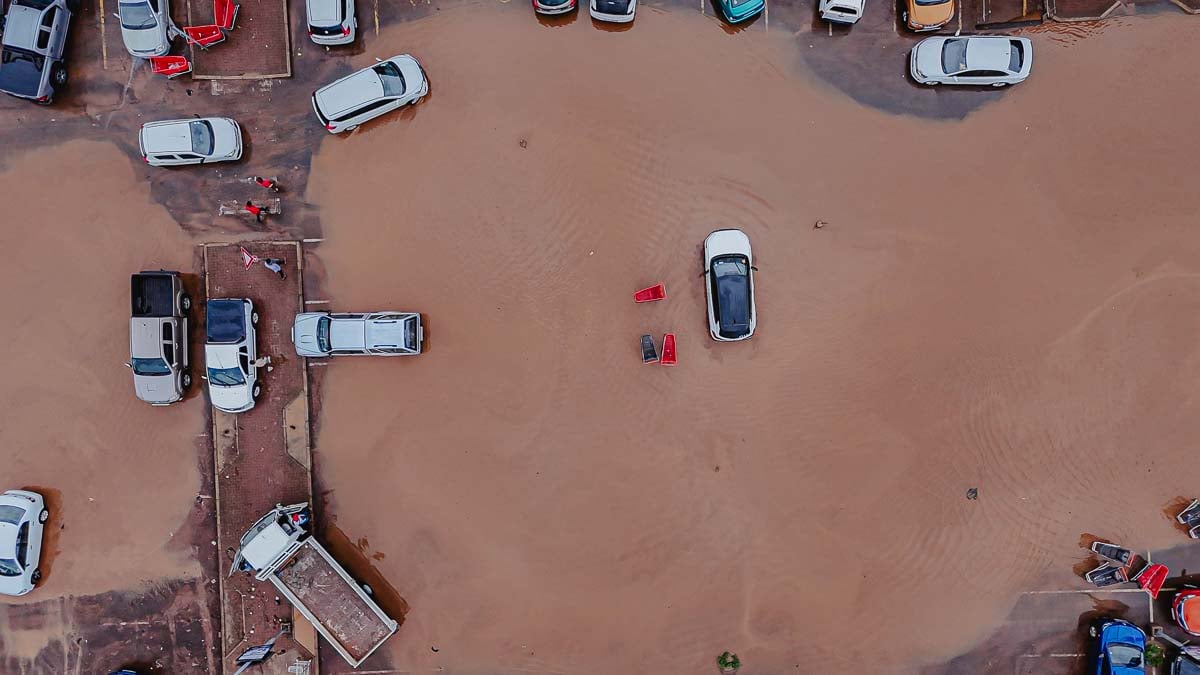 Foto de enchente em Santa Catarina onde Allianz aciona ações especiais