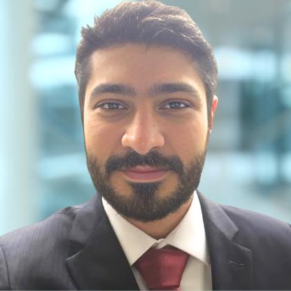 Retrato corporativo de executivo em ambiente profissional representando novo líder da Allianz