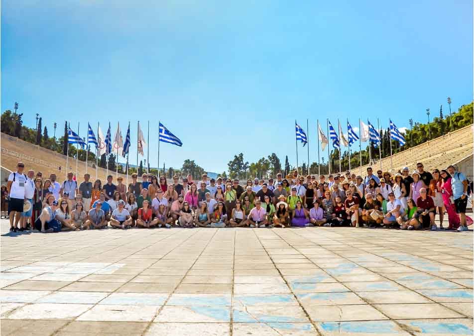 Corretores reunidos em foto em uma viagem exclusiva na Grecia.