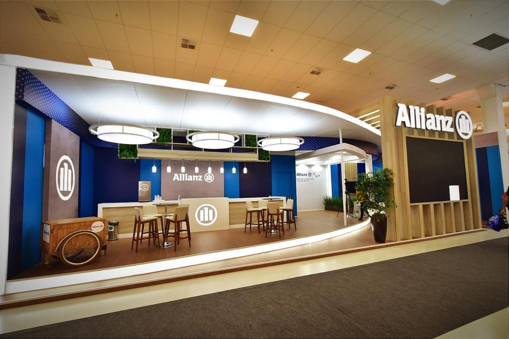 Estande da Allianz montado no salão de evento no 22° Congresso Brasileiro dos Corretores de Seguros