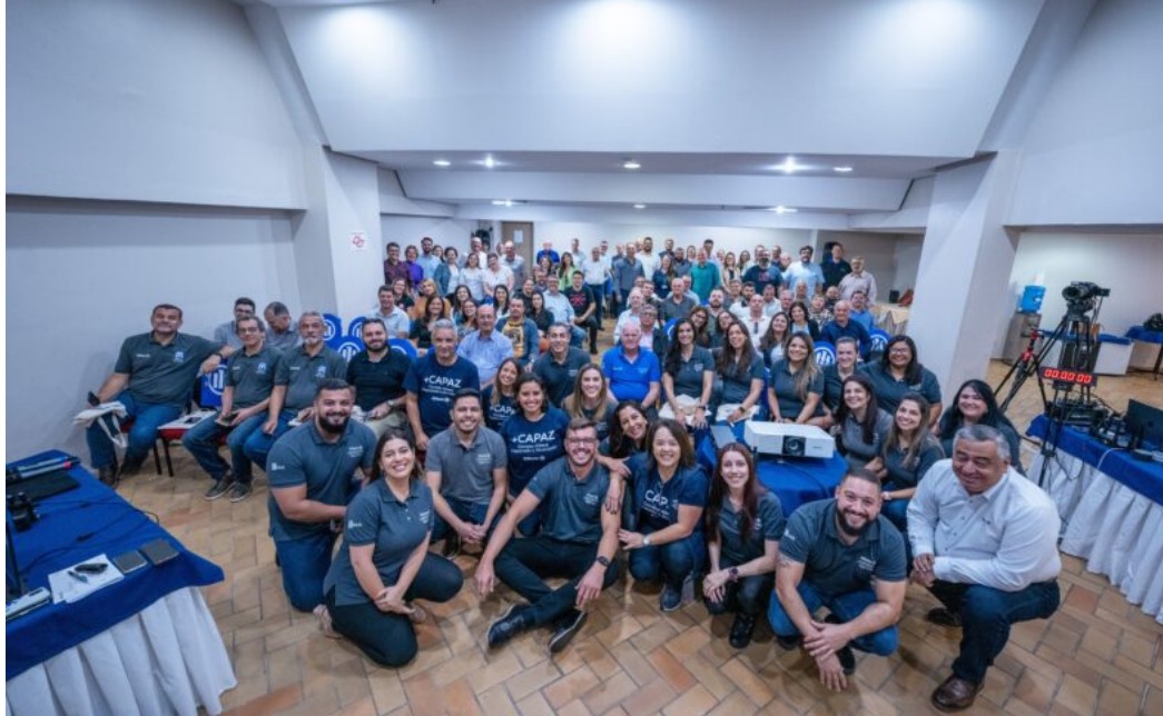 Corretores Allianz de Bauru acompanhando capacitação sobre seguro PME