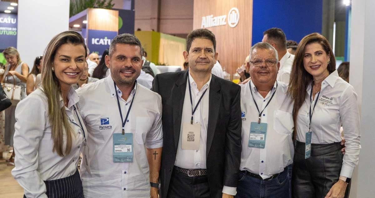 Executivos da Allianz reunidos em uma foto no evento da Brasesul.