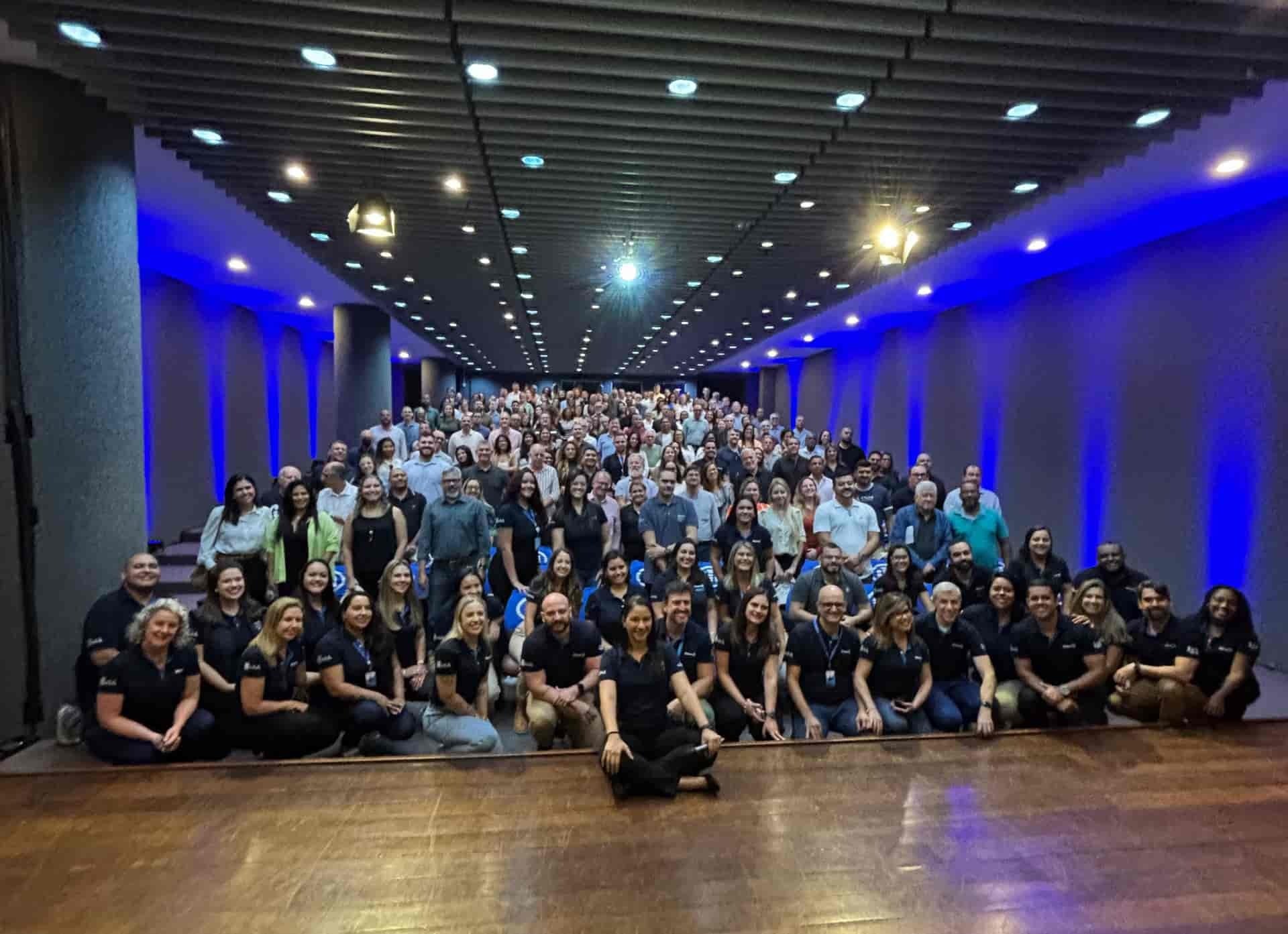 Corretores parceiros da Allianz Seguros reunidos no treinamento +Capaz Residencial, no Rio de Janeiro.