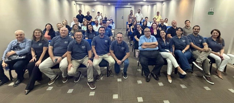 Participantes de treinamento +Capaz Vida em Grupo promovido pela Allianz em Curitiba.