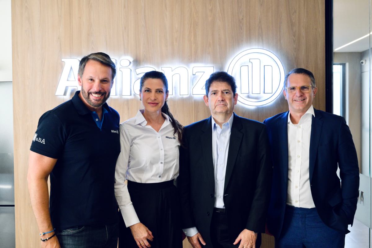Executivos da Allianz durante inauguração da nova estrutura da Regional Sul em Curitiba.