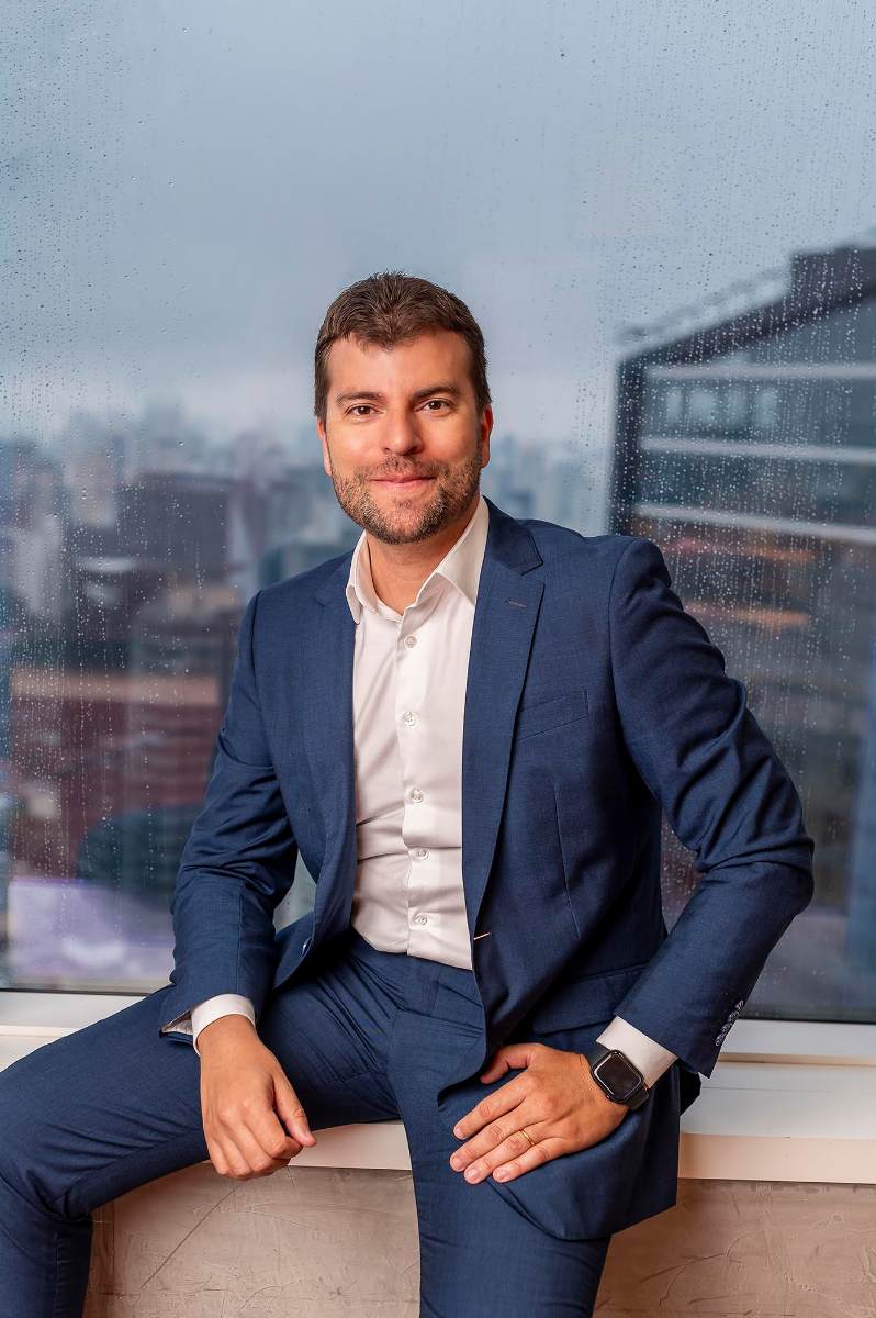 Executivo da Allianz destaca tendências do seguro de Vida e planejamento financeiro em evento do setor.